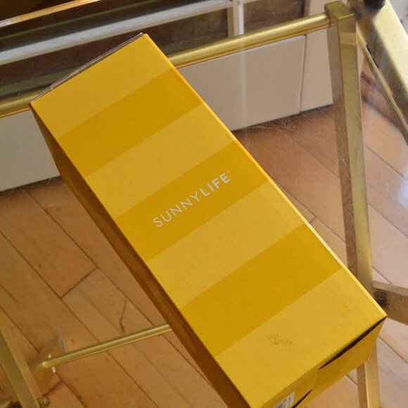 SunnyLife Parrot Candle - Picture 2 of 9